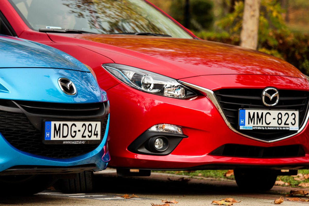 MAZDA 3