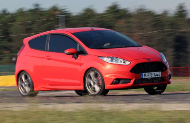 Végre egy élményautó. Ford Fiesta ST teszt