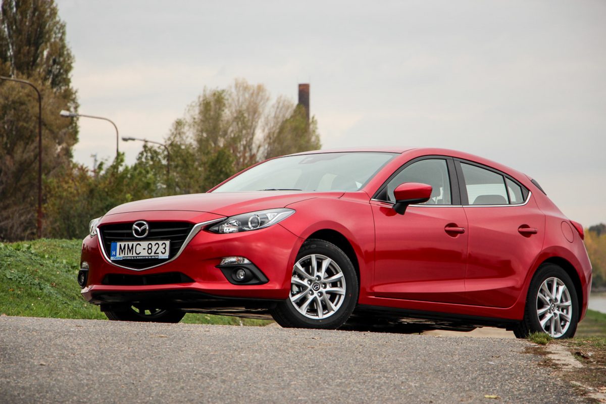 MAZDA 3