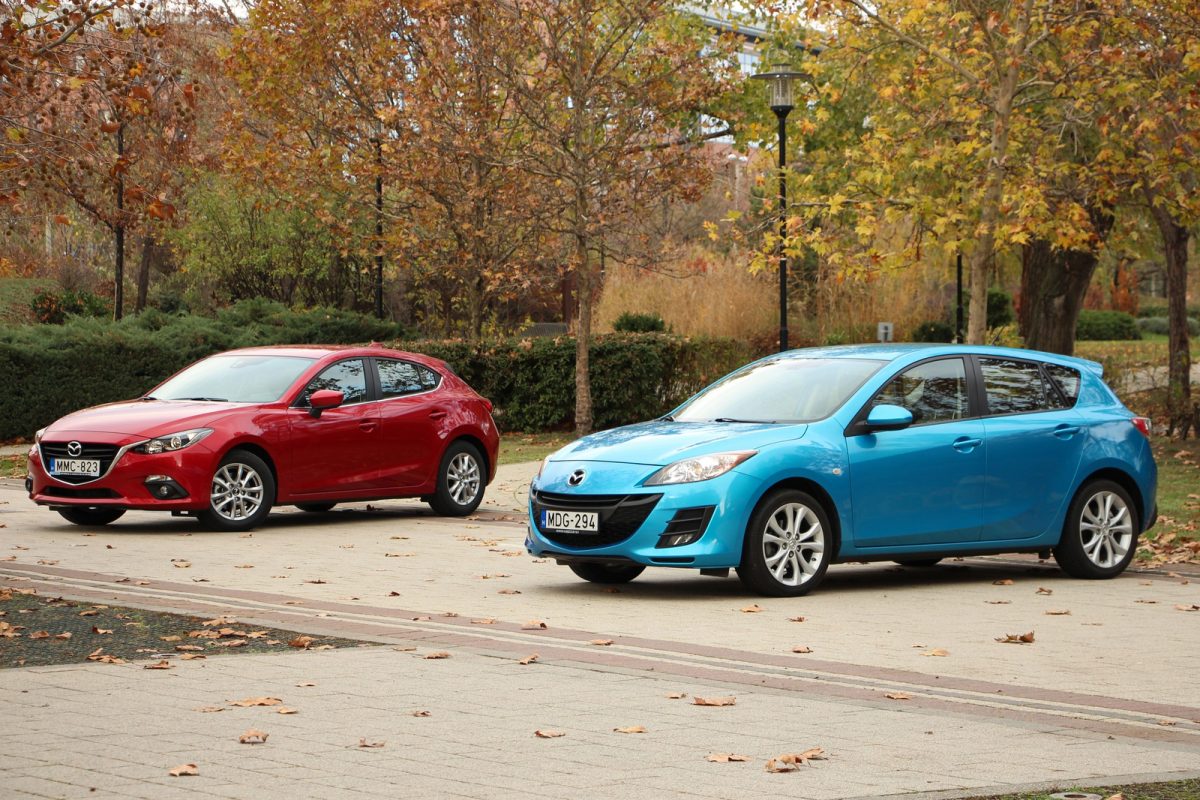 MAZDA 3