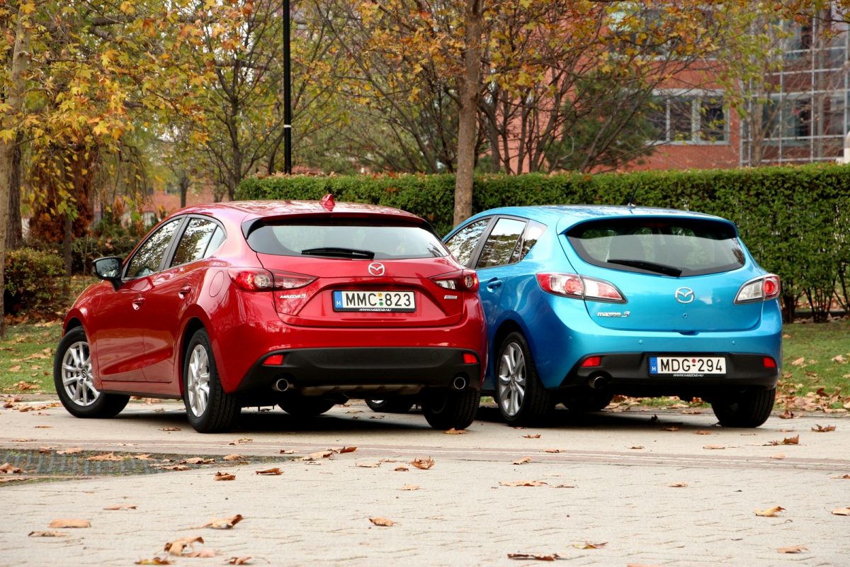 MAZDA 3