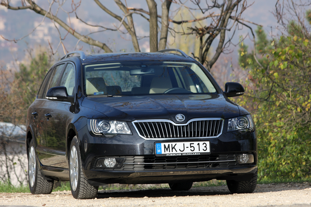 SKODA SUPERB