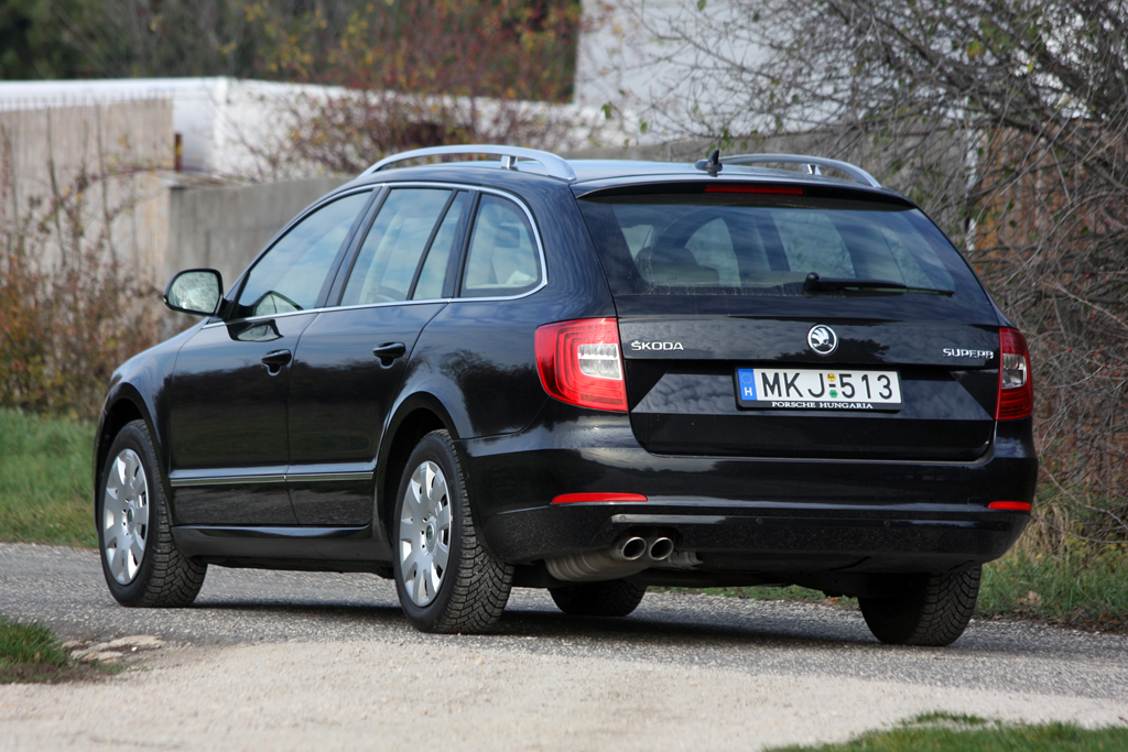 SKODA SUPERB