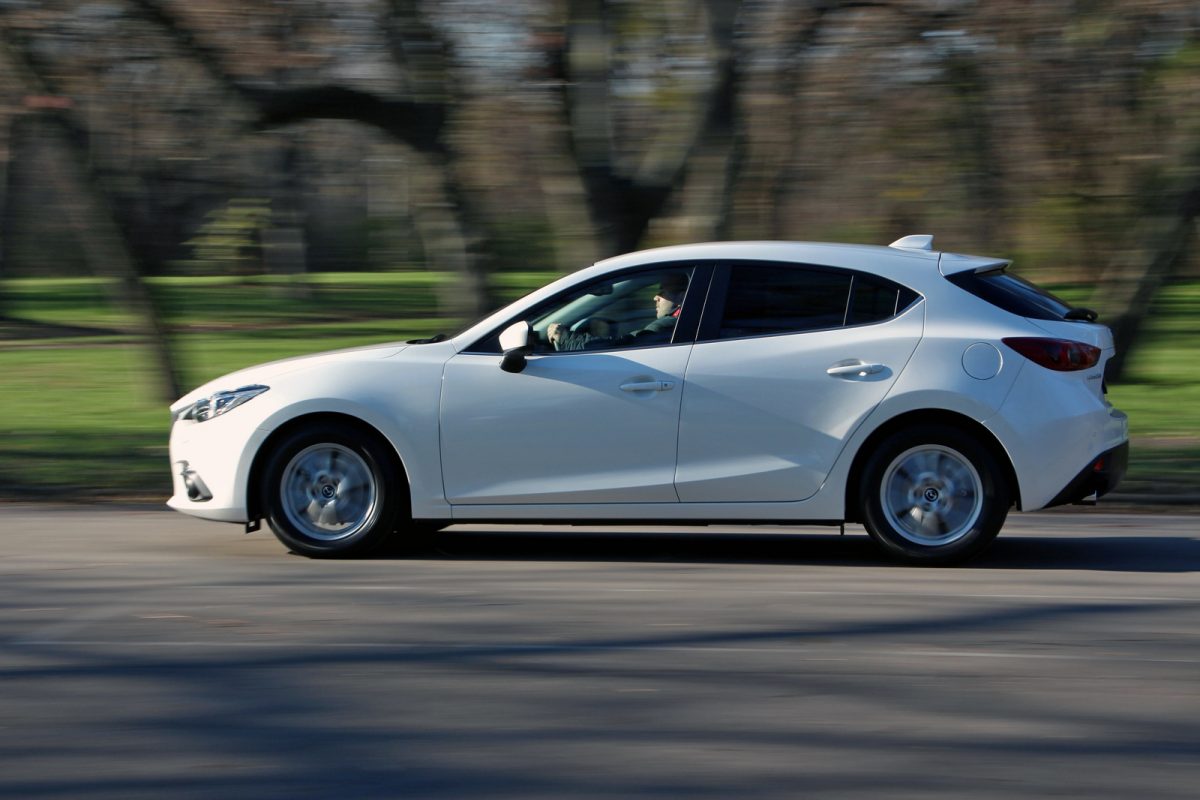 MAZDA 3