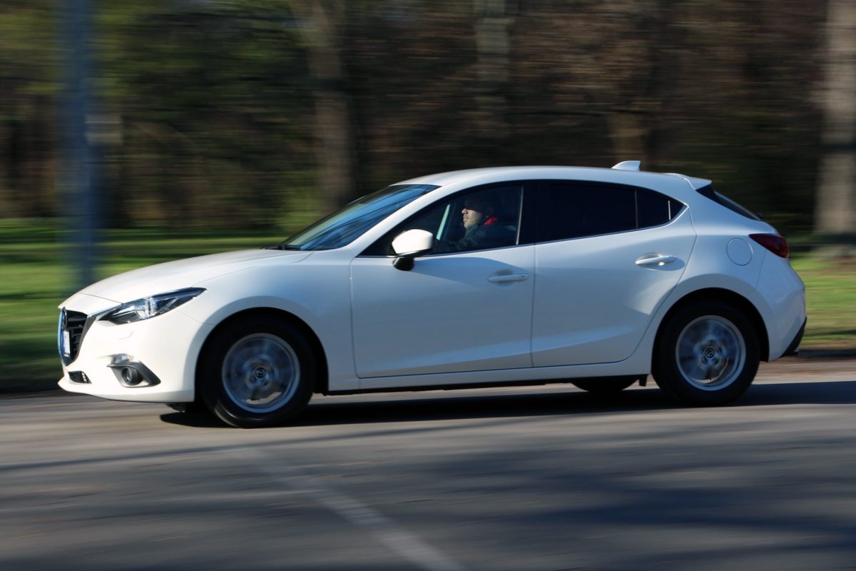 MAZDA 3
