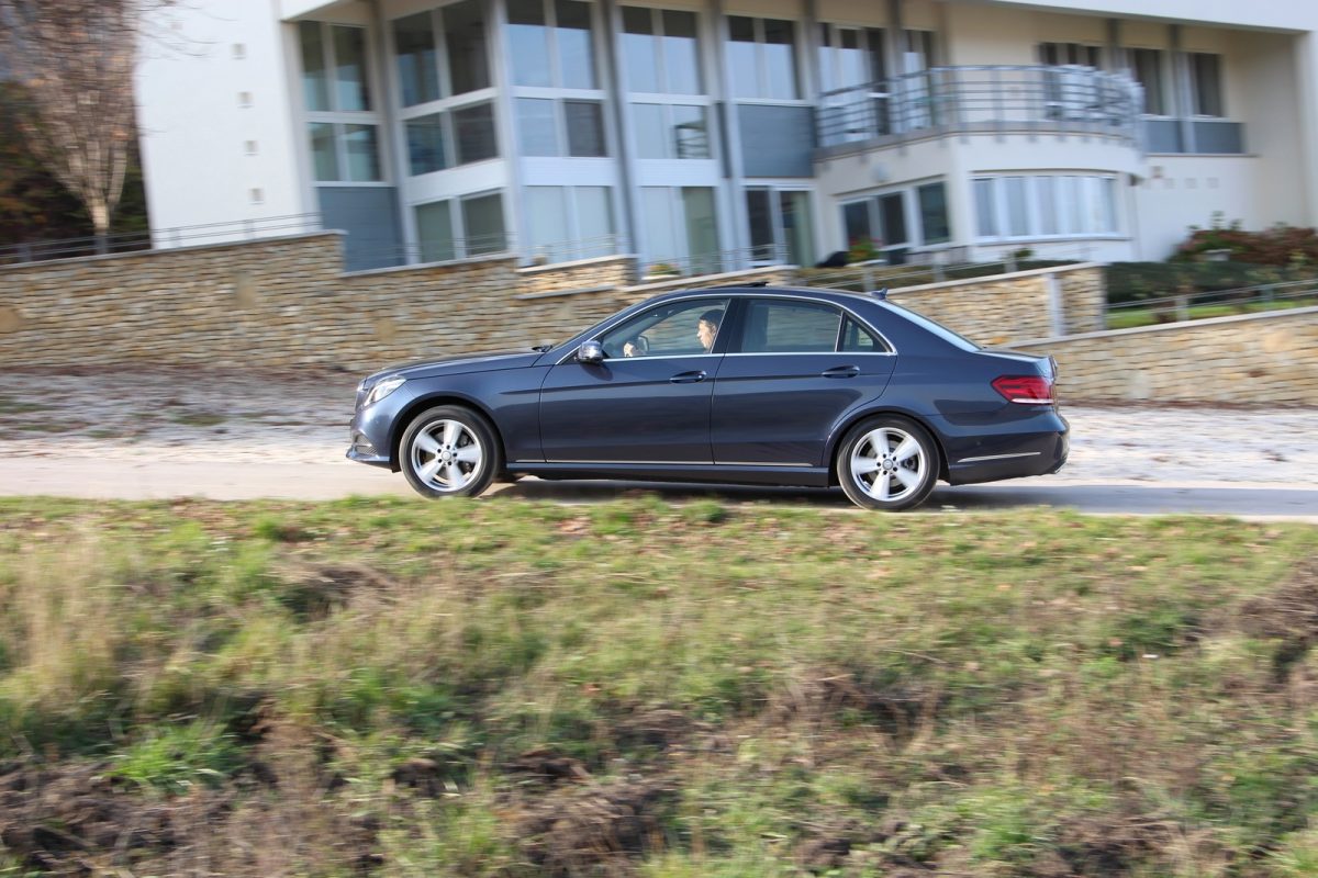 MERCEDES-BENZ E 250