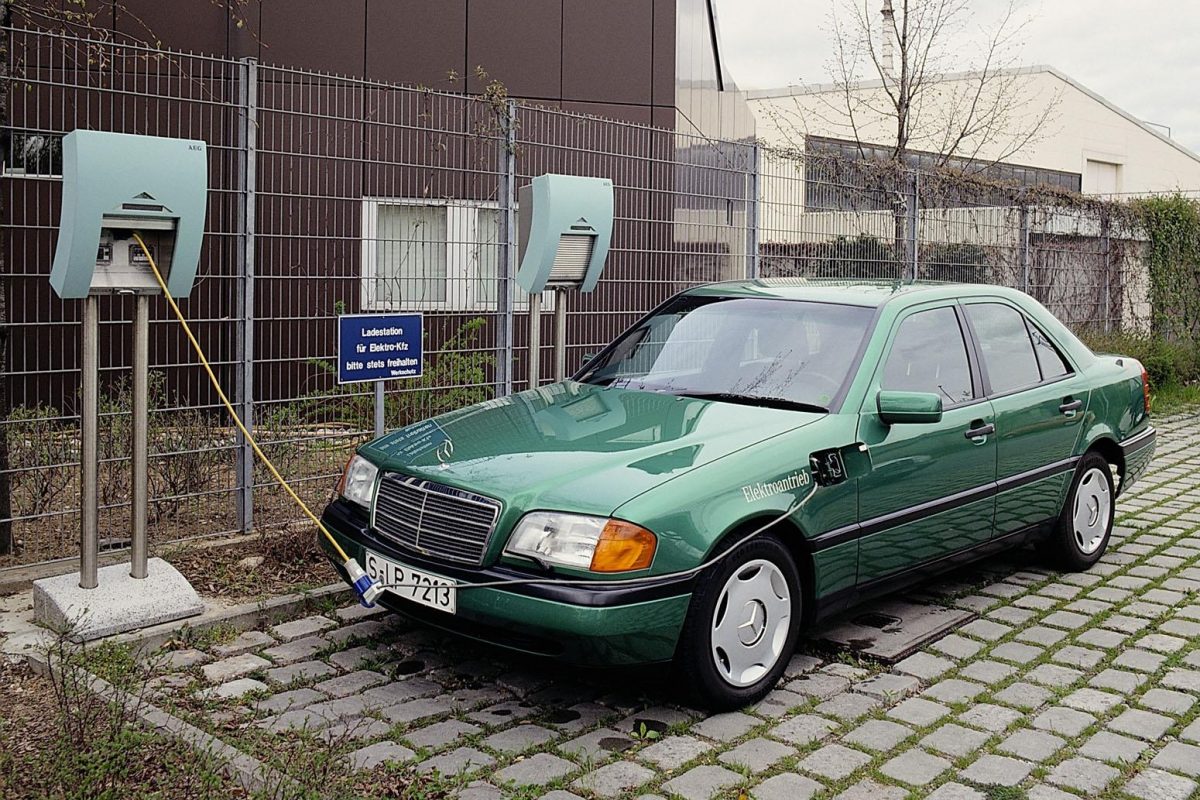 MERCEDES-BENZ C-OSZTÁLY