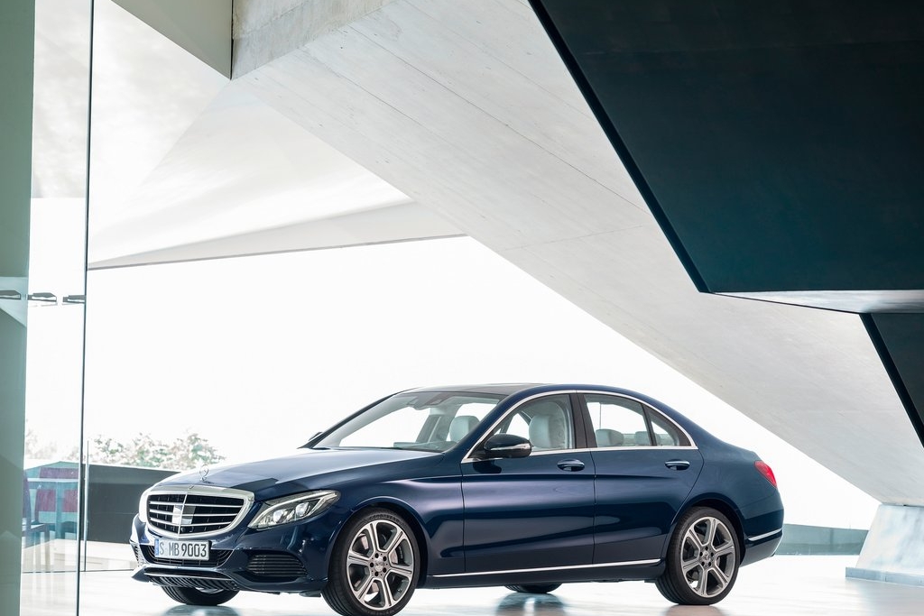 MERCEDES-BENZ C-OSZTÁLY