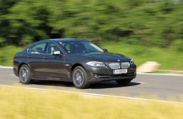 Erőtöbblet benzinspórolással? Ezt ígéri a BMW 5 ActiveHybrid
