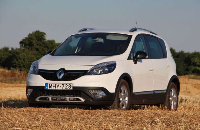 Felvág, de van is mire – Renault Scénic XMOD teszt