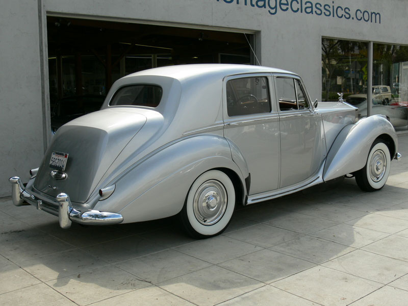 ROLLS-ROYCE SILVER GHOST