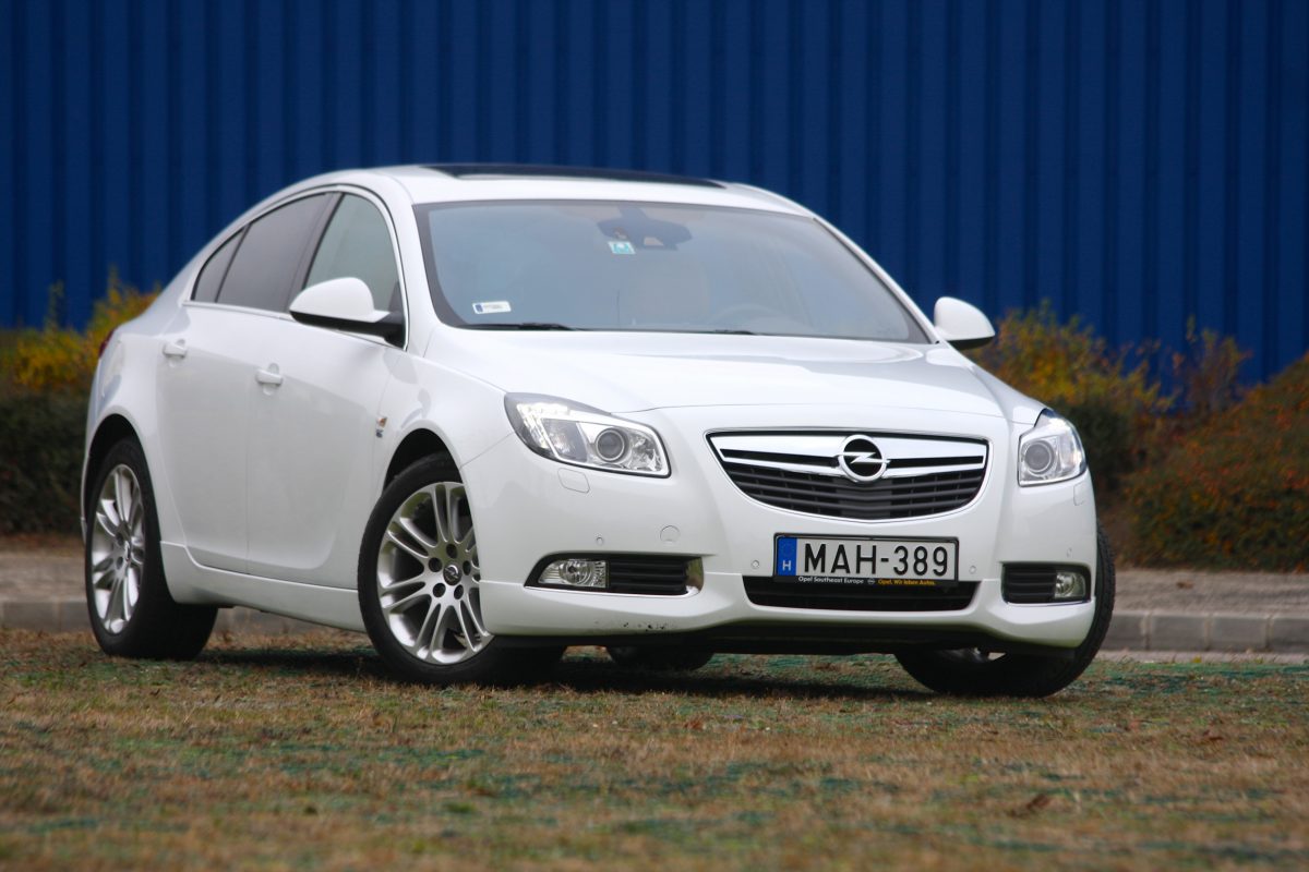OPEL INSIGNIA
