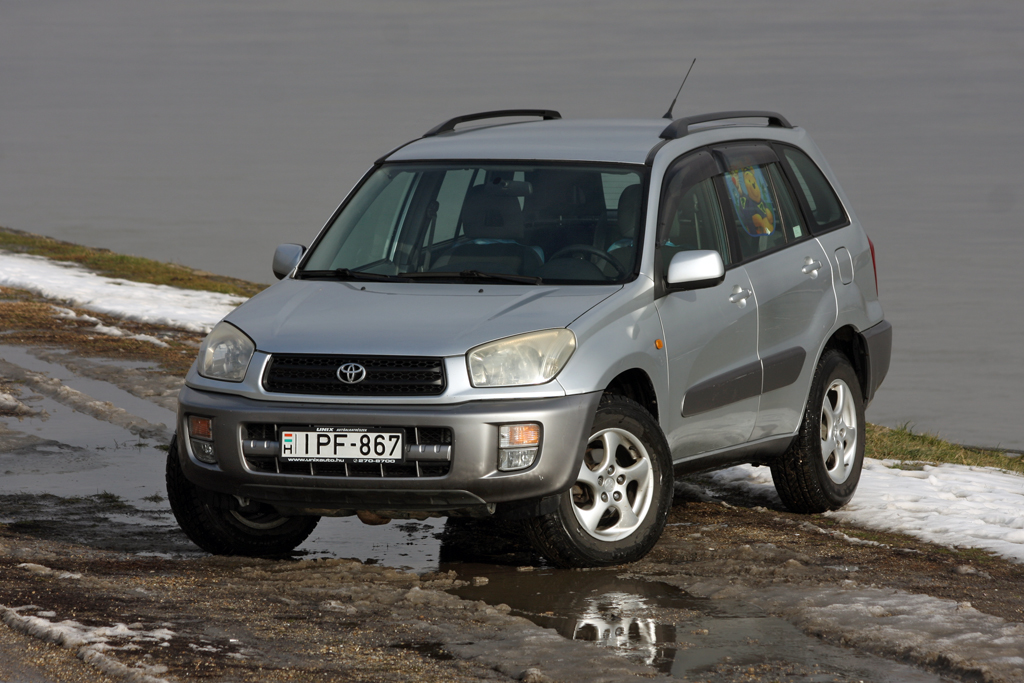 TOYOTA RAV 4