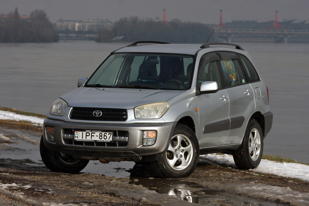 TOYOTA RAV 4