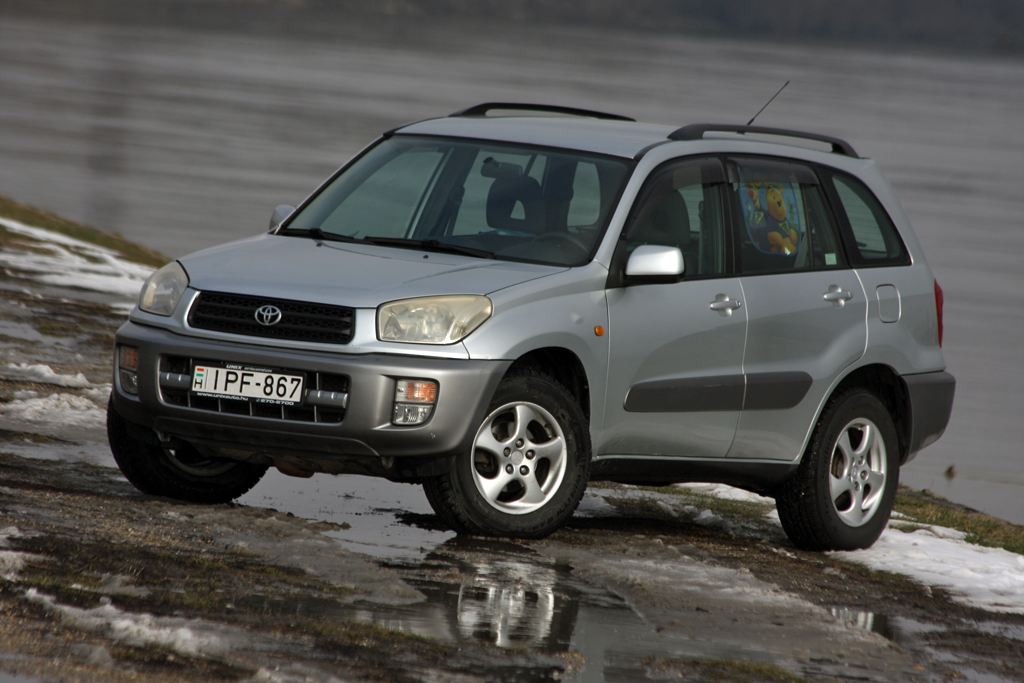 TOYOTA RAV 4