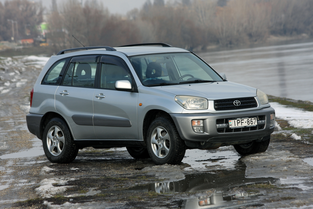 TOYOTA RAV 4