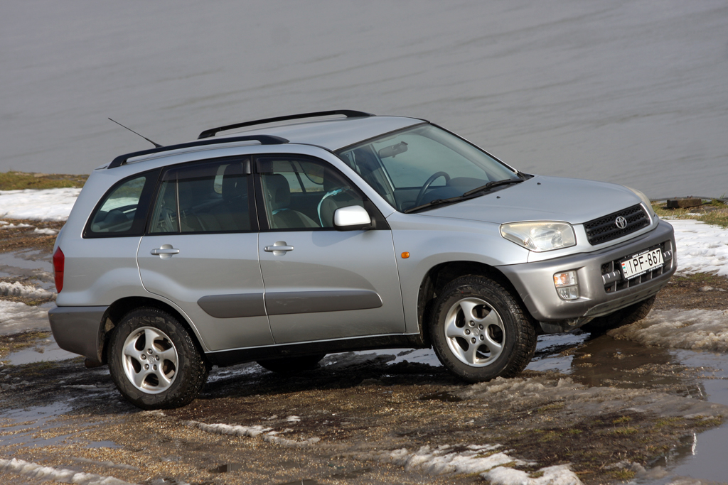 TOYOTA RAV 4