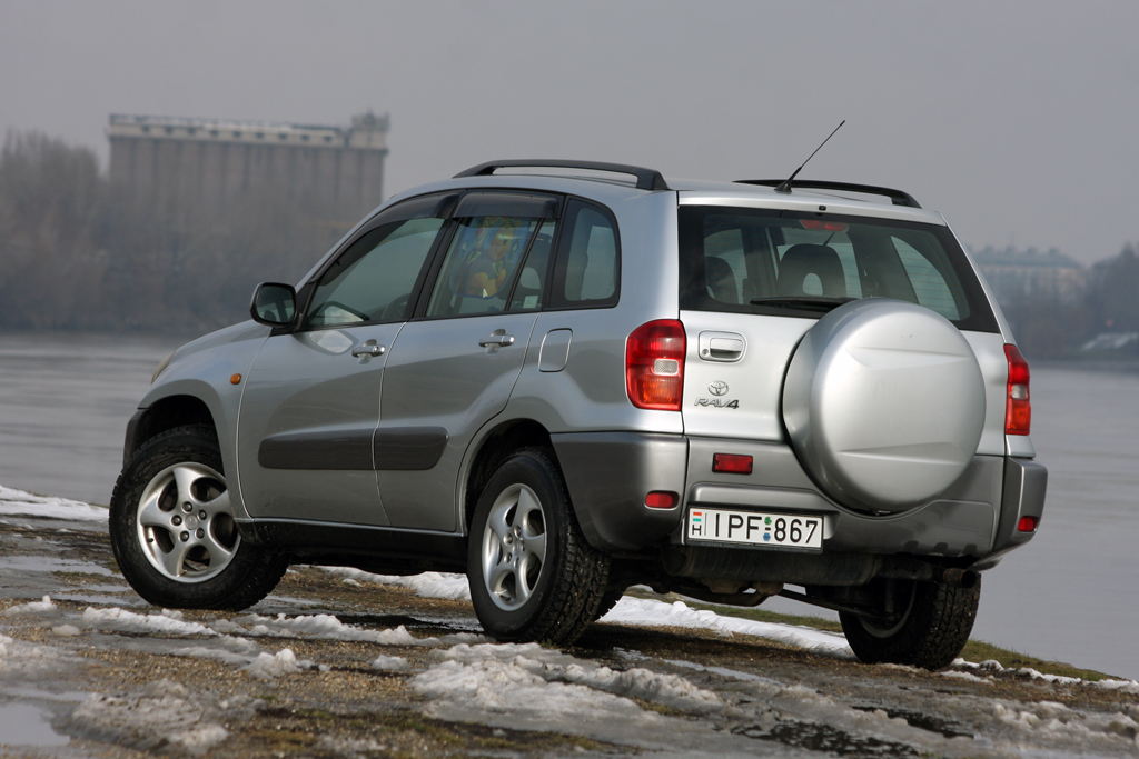 TOYOTA RAV 4