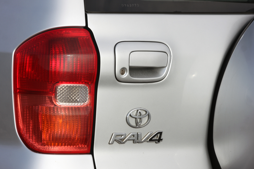 TOYOTA RAV 4