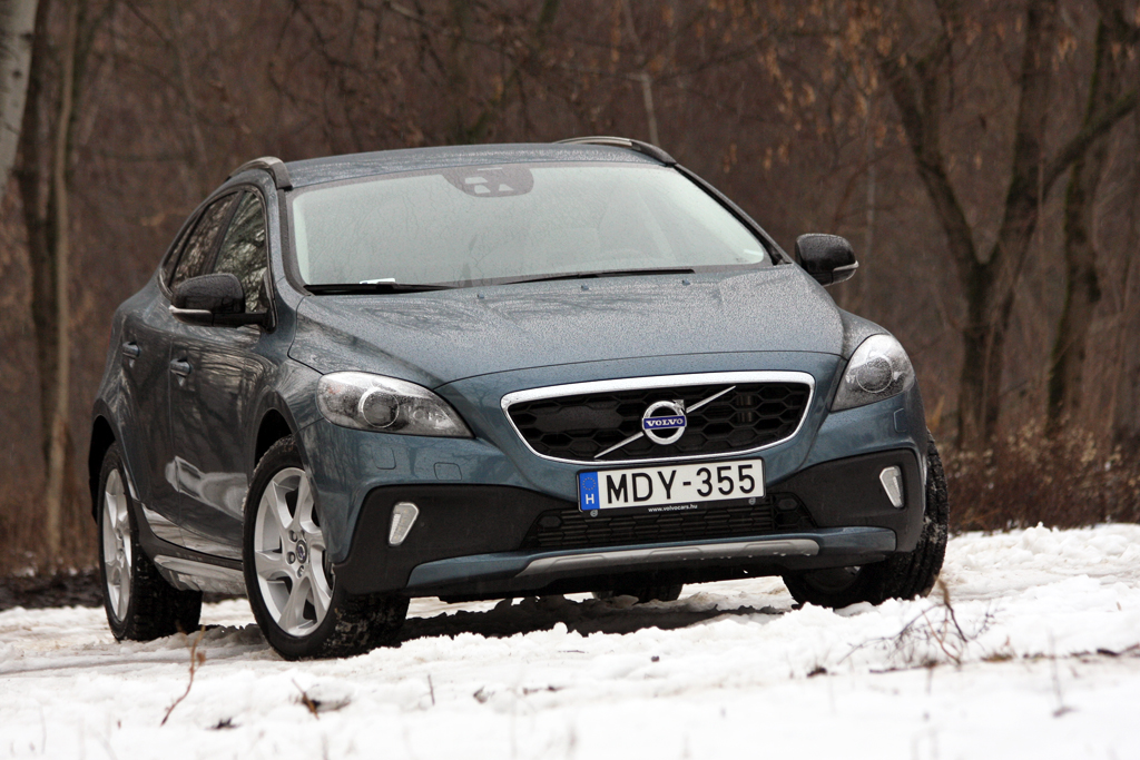 VOLVO V40