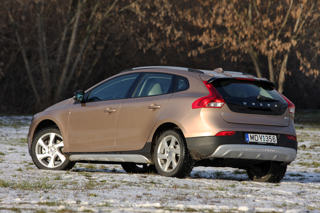 VOLVO V40