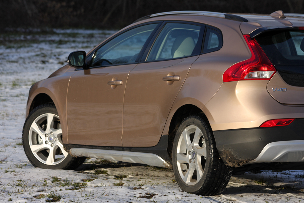 VOLVO V40