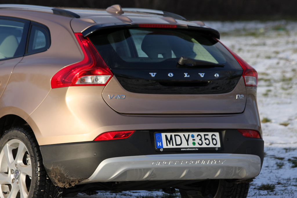VOLVO V40