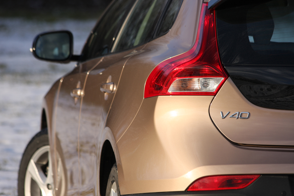 VOLVO V40