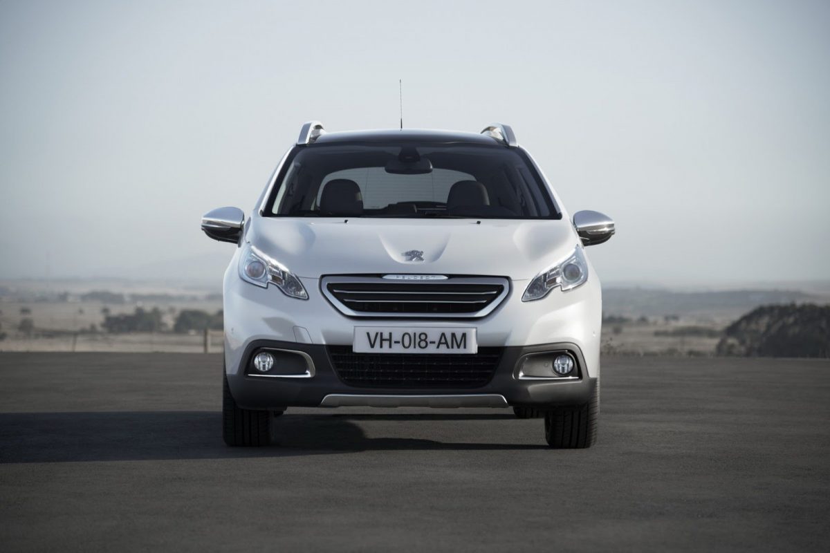 PEUGEOT 208