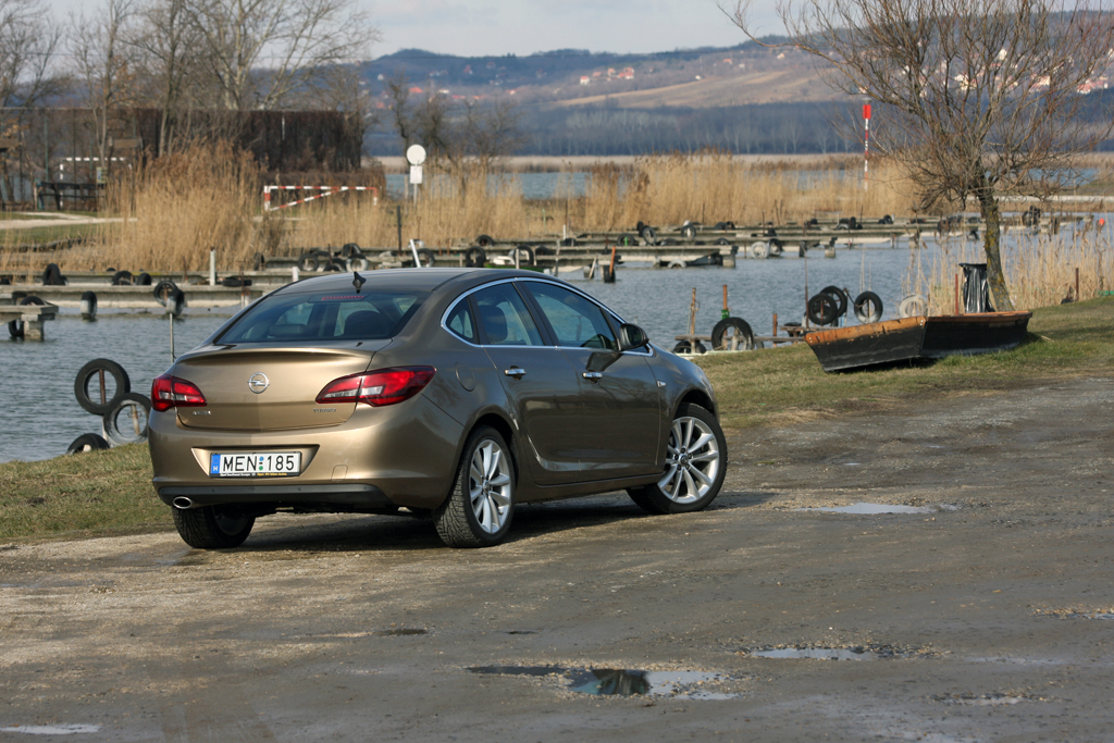 OPEL ASTRA J