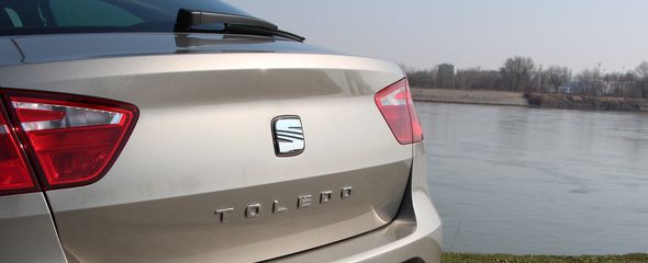 SEAT TOLEDO