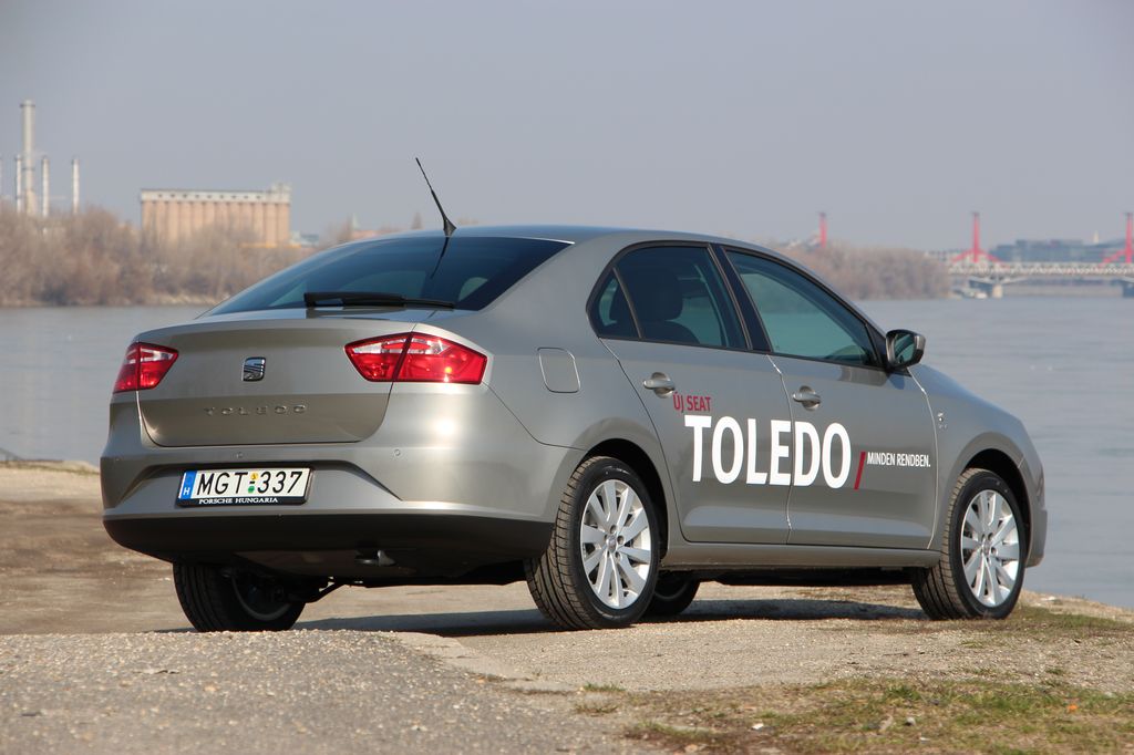 SEAT TOLEDO