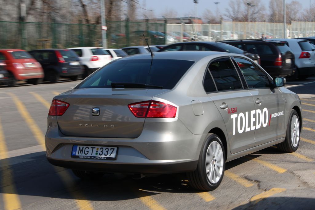 SEAT TOLEDO