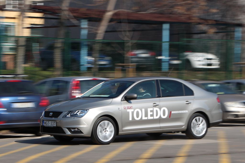 SEAT TOLEDO