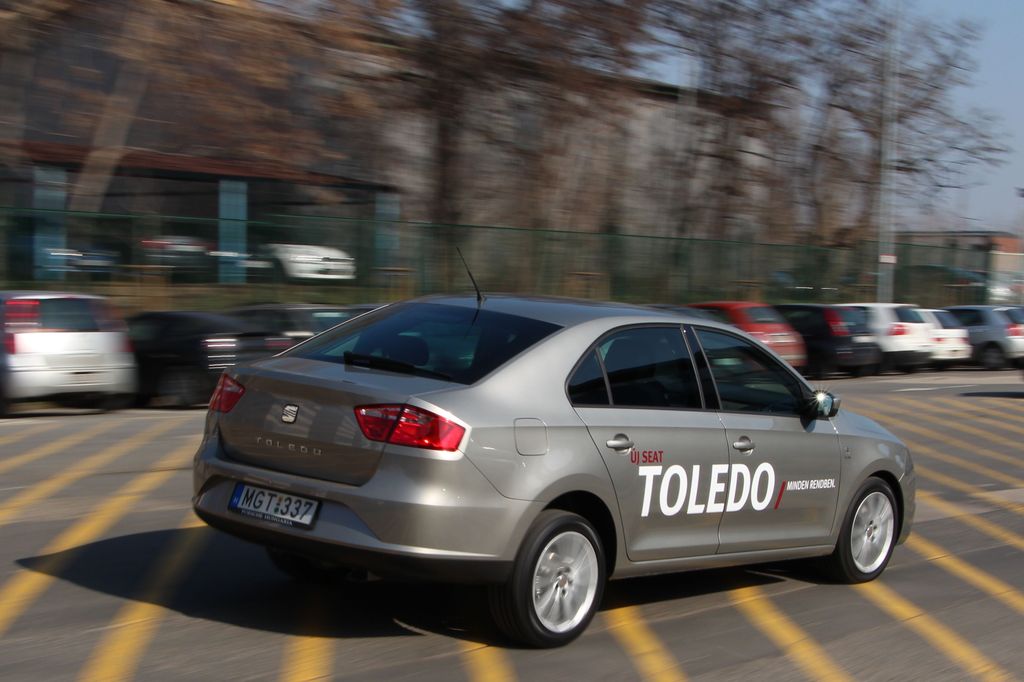 SEAT TOLEDO