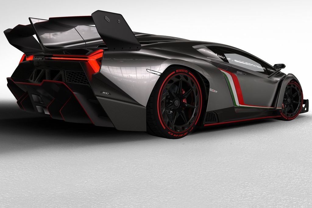 LAMBORGHINI AVENTADOR