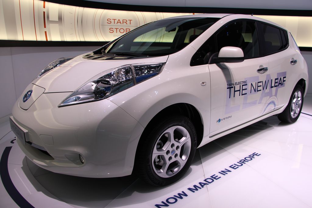 NISSAN LEAF