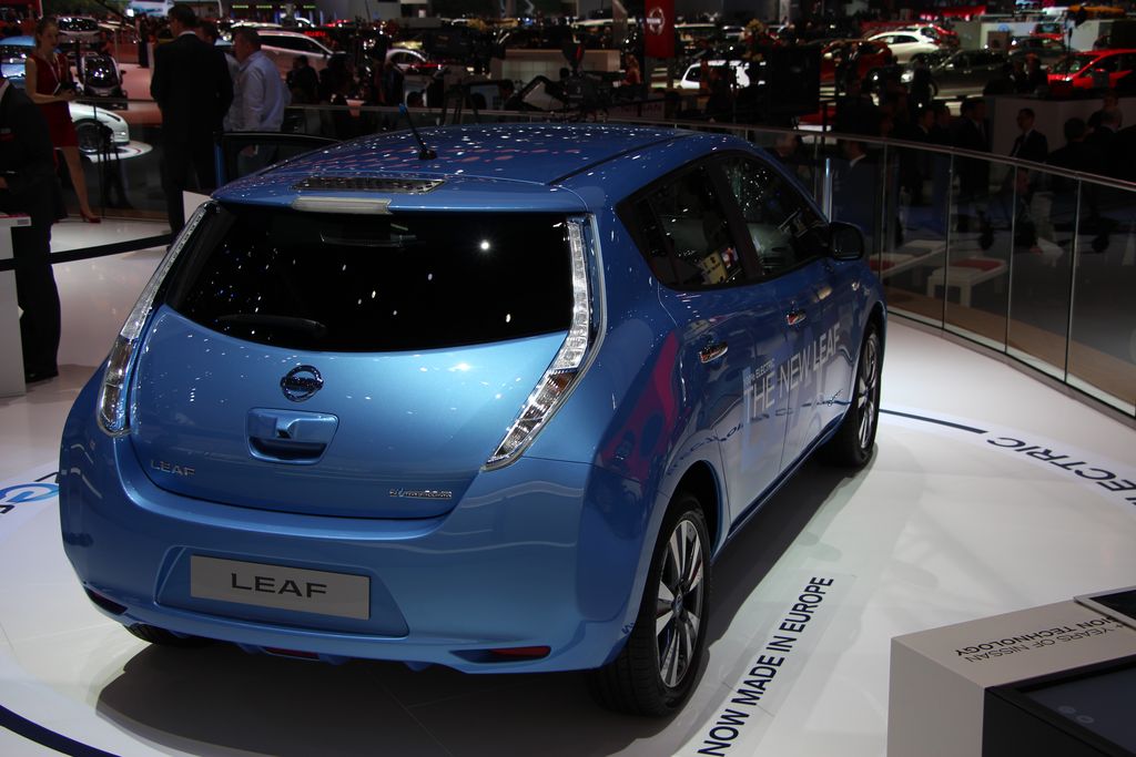 NISSAN LEAF