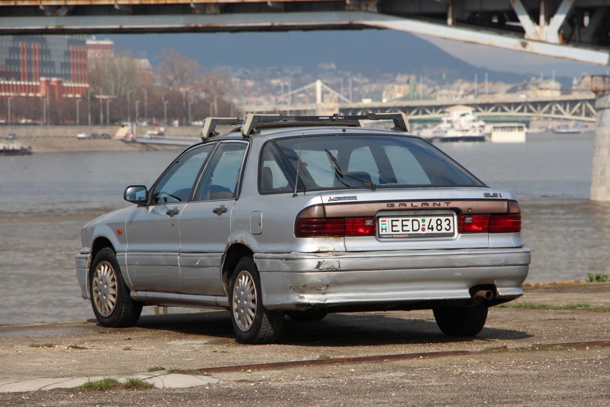 MITSUBISHI GALANT