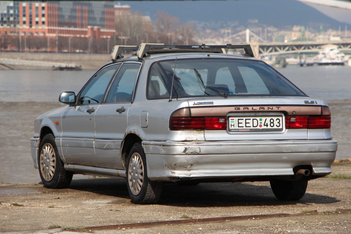 MITSUBISHI GALANT