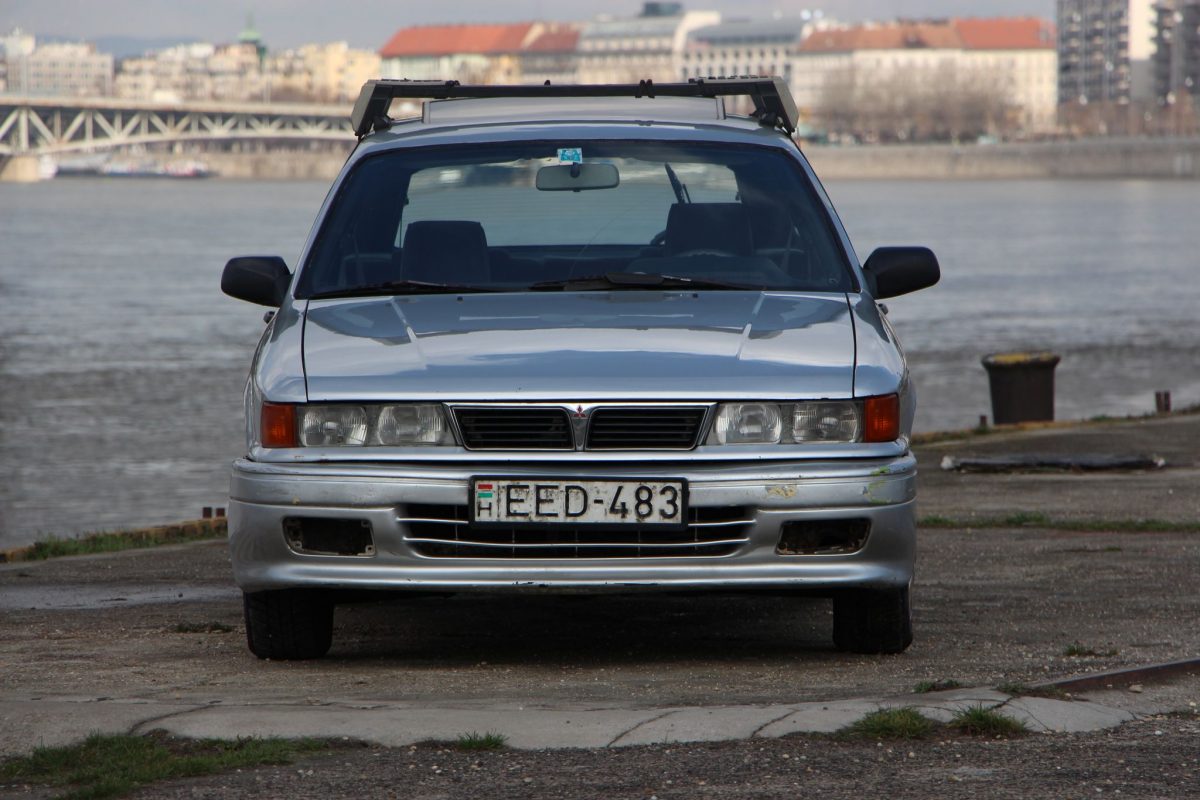 MITSUBISHI GALANT