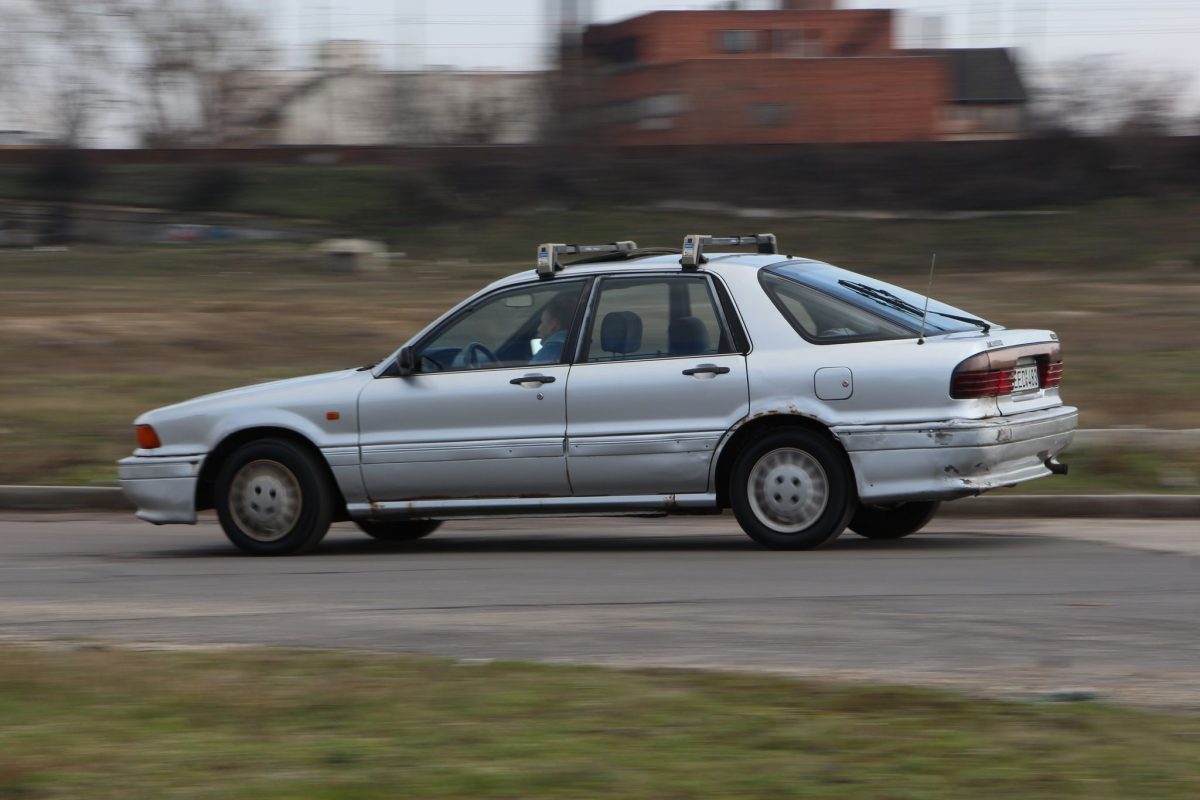 MITSUBISHI GALANT