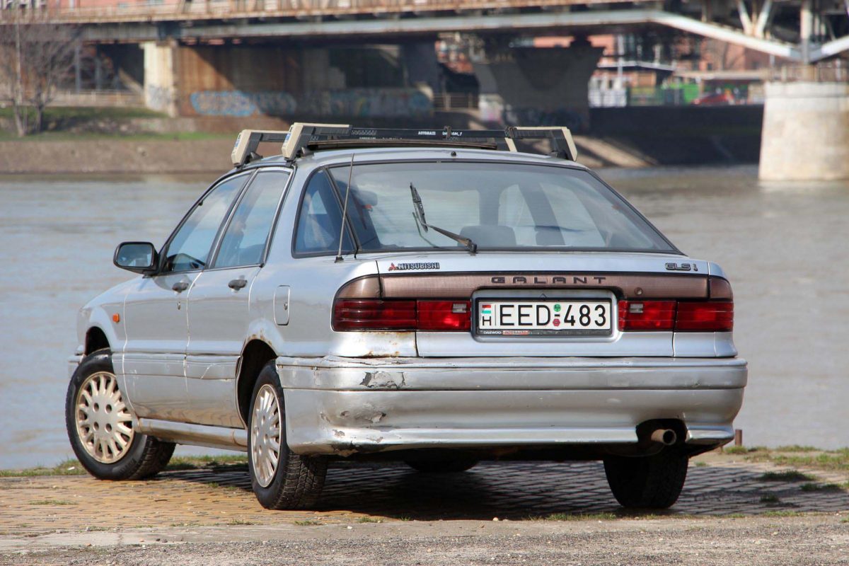 MITSUBISHI GALANT