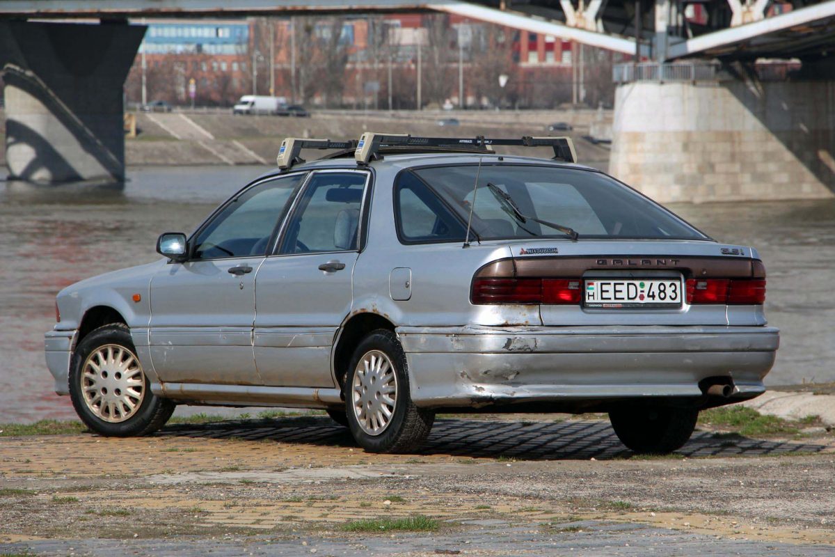 MITSUBISHI GALANT