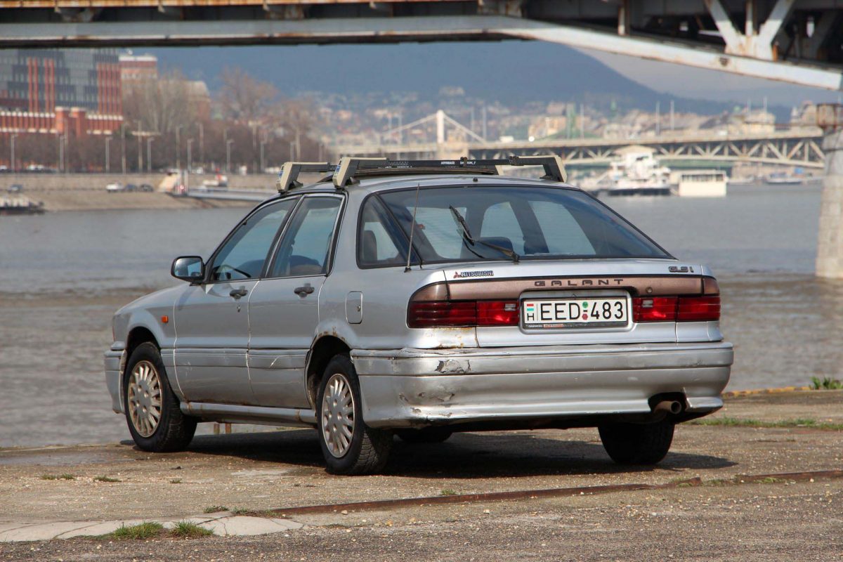 MITSUBISHI GALANT
