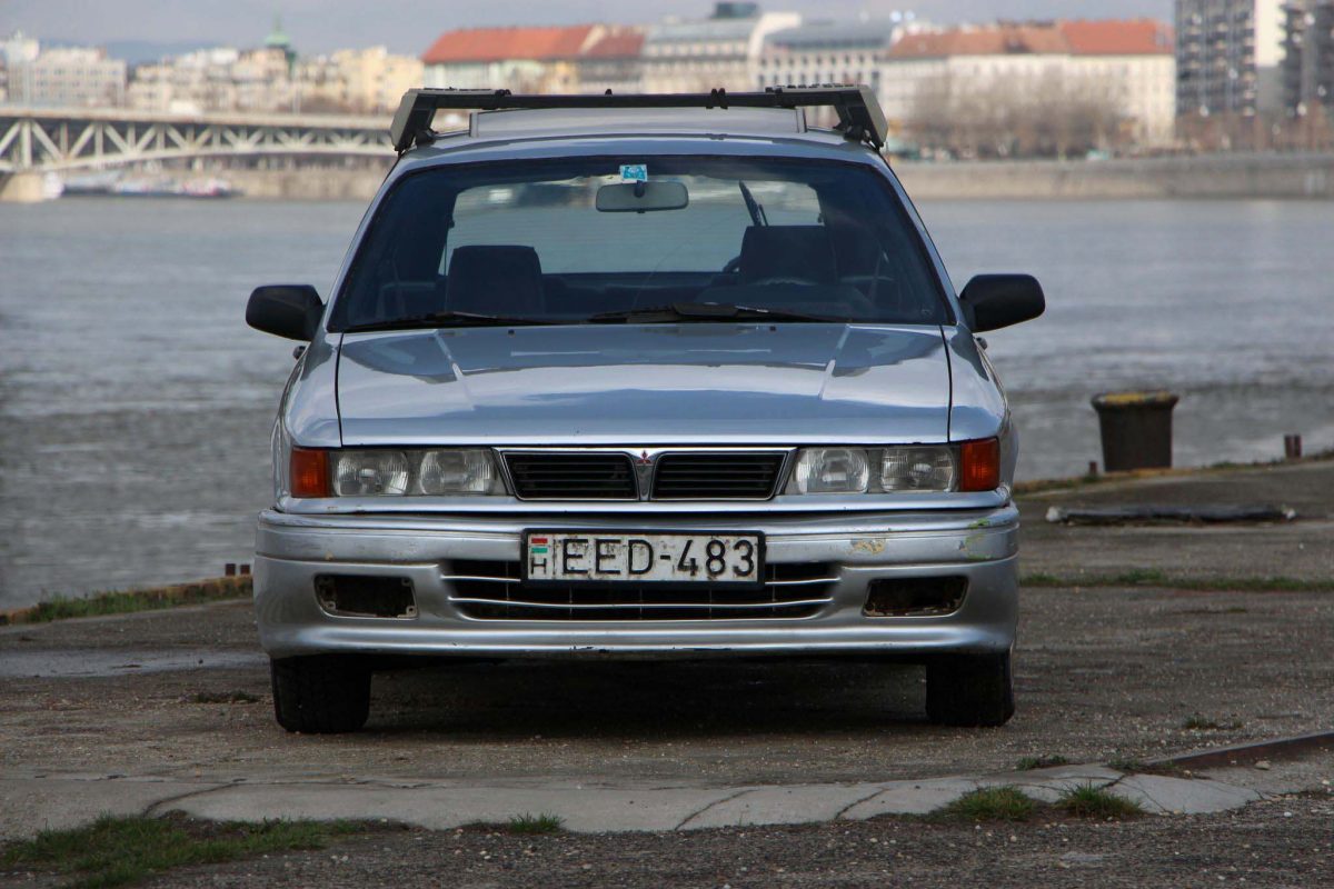 MITSUBISHI GALANT