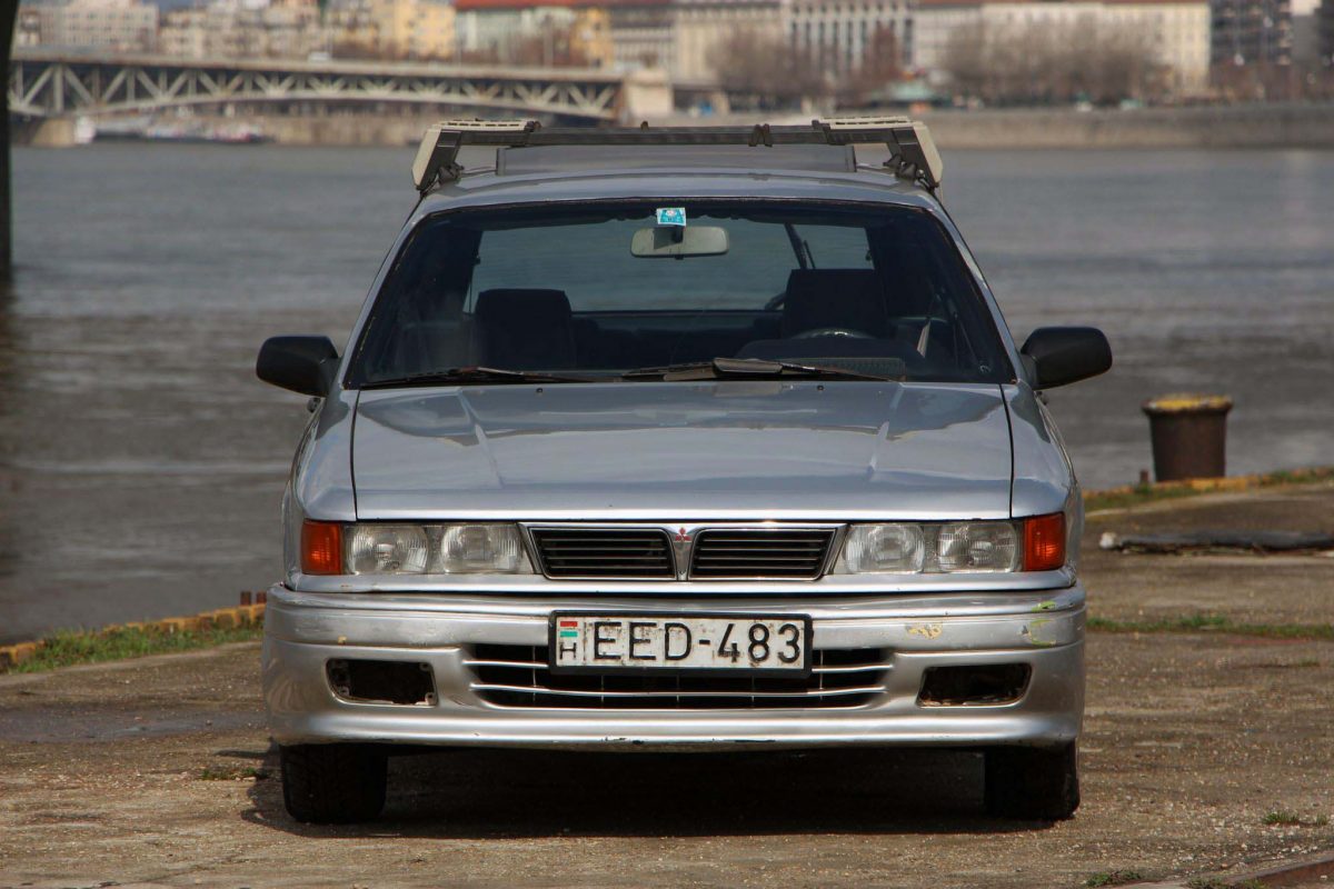 MITSUBISHI GALANT