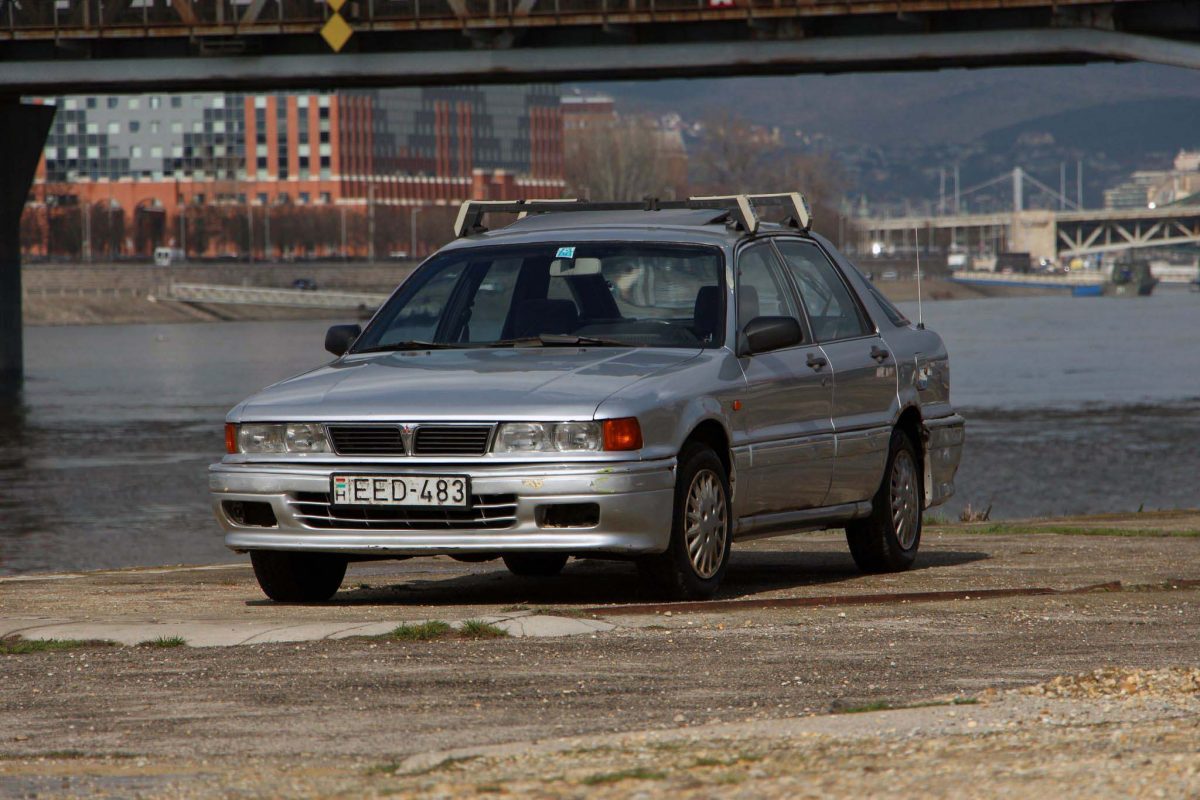 MITSUBISHI GALANT
