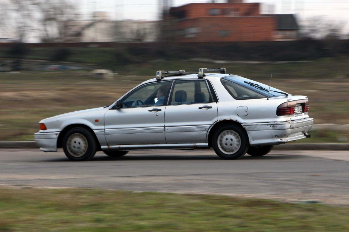 MITSUBISHI GALANT