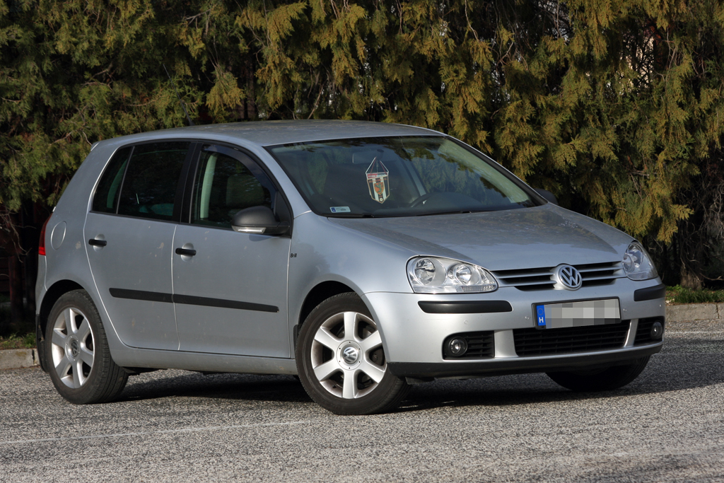 VOLKSWAGEN GOLF V